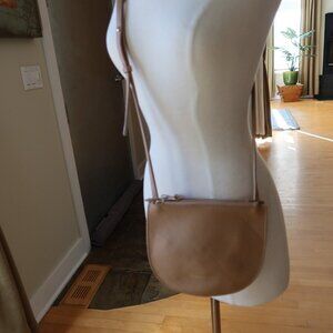 Monserat de Lucca crossbody shoulder bag/purse in camel/tan leather 3 zippers
